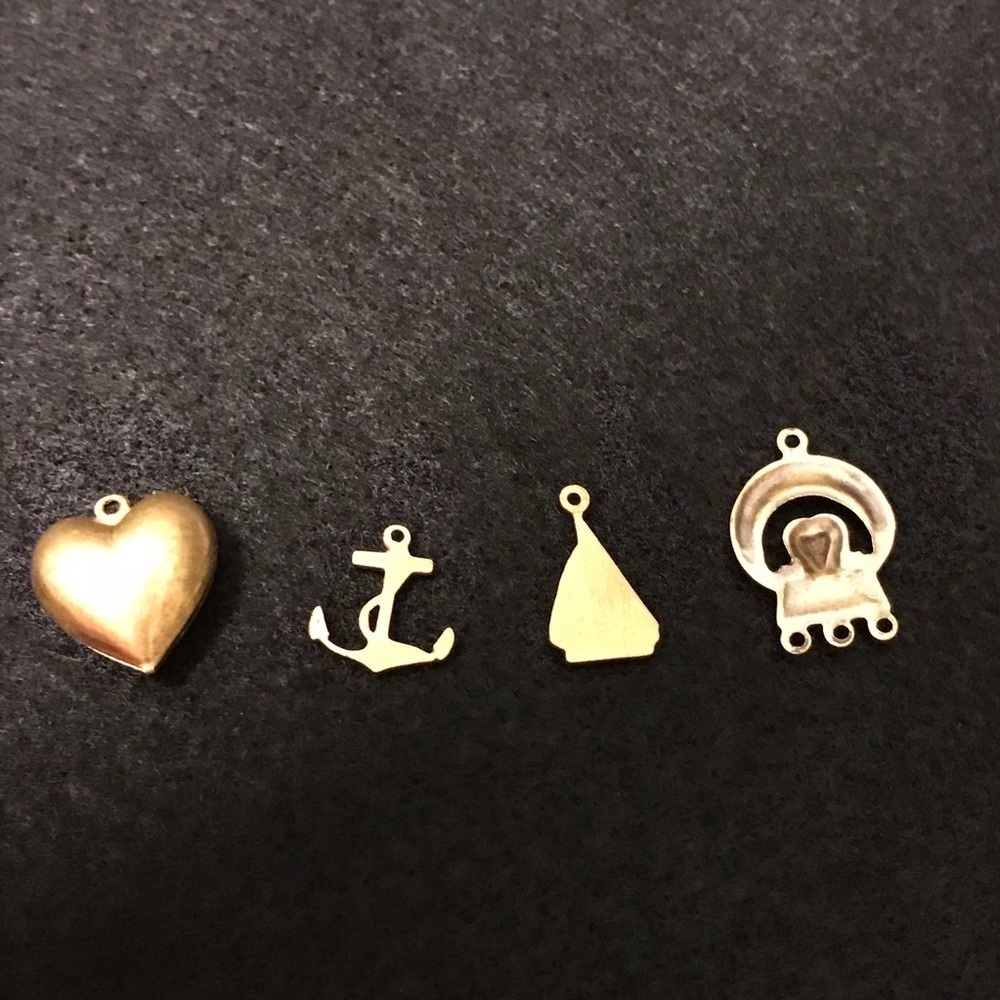 4 bronze charms - Picture 2 of 7